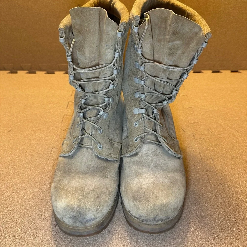 Belleville ICWT Combat Boots Mens 9.0 R Tan Gore-Tex Vibram Military Tactical